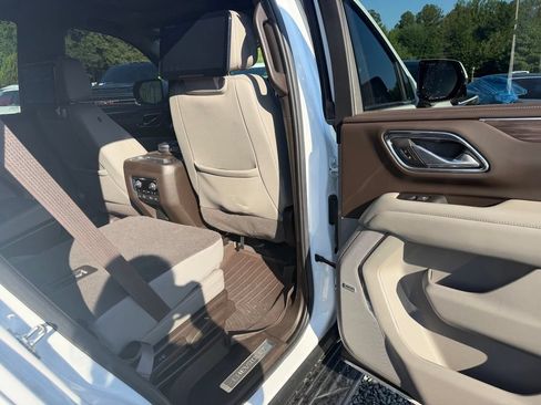 Used 2022 Chevrolet Tahoe LT w/ LT Signature Package AWD/4WD image 14