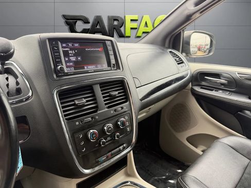 Used 2019 Dodge Grand Caravan SXT FWD image 36