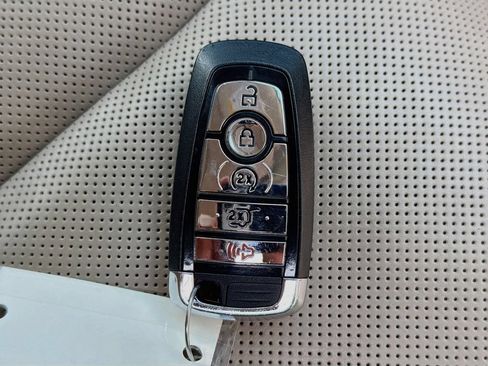Used 2023 Lincoln Aviator Reserve w/ Elements Package Plus AWD/4WD image 38