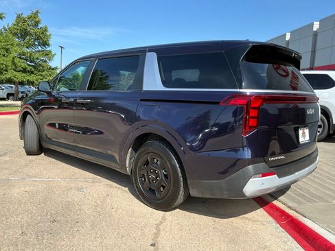 Used 2026 Kia Carnival FWD image 8