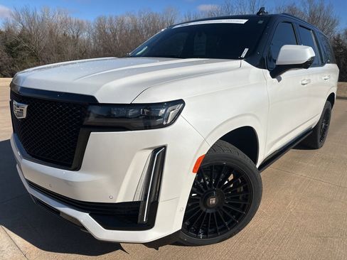 Certified 2024 Cadillac Escalade Sport Platinum image 1