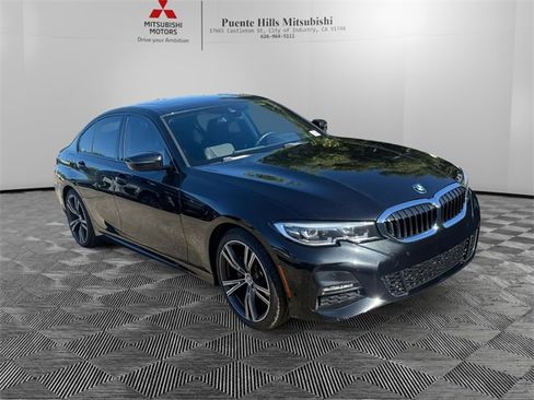 Used 2022 BMW 330i xDrive Sedan w/ M Sport Package image 3