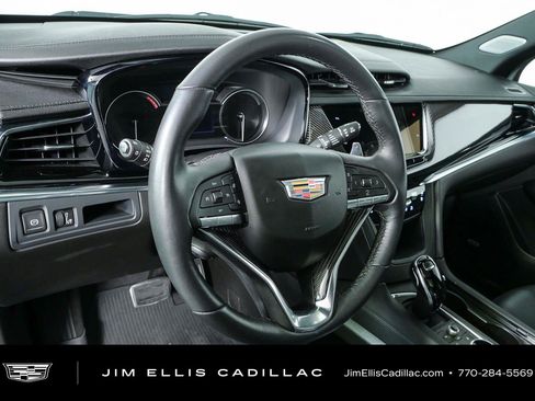 Used 2024 Cadillac XT6 Sport w/ LPO, ONYX Package AWD/4WD image 4
