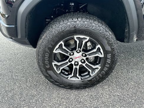 Used 2024 GMC Canyon AT4 w/ Technology Package AWD/4WD image 24