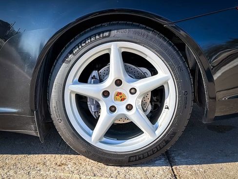 Used 2005 Porsche 911 Carrera image 3