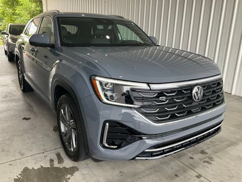 Used 2024 Volkswagen Atlas Cross Sport SEL R-Line AWD/4WD image 27
