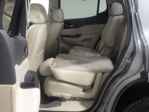 Used 2023 GMC Acadia Denali w/ Denali Ultimate Package AWD/4WD image 7