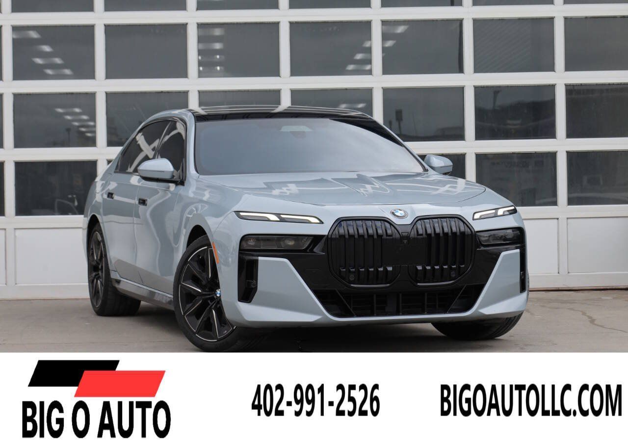 Used 2023 BMW 760i xDrive AWD/4WD image 1