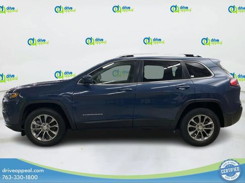Used 2019 Jeep Cherokee Latitude Plus w/ Cold Weather Group AWD/4WD image 9