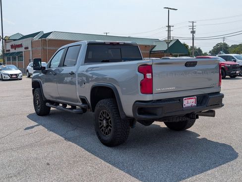 Used 2024 Chevrolet Silverado 2500 ZR2 w/ Technology Package AWD/4WD image 5