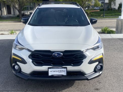 Certified 2025 Subaru Crosstrek 2.5i Sport w/ Crosstrek Mirror Package image 9