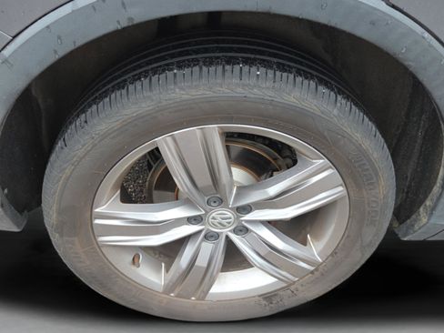 Used 2020 Volkswagen Tiguan SE image 20