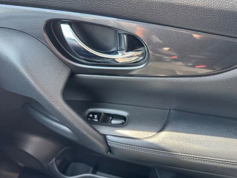 Used 2020 Nissan Rogue SV AWD/4WD image 21