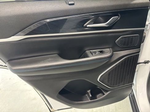 Used 2024 Jeep Grand Cherokee Trailhawk w/ Luxury Tech Group III image 25