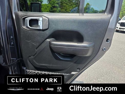 Used 2021 Jeep Gladiator Mojave AWD/4WD image 17