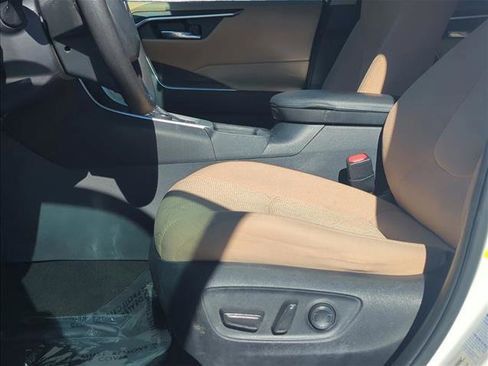 Used 2022 Toyota RAV4 XLE image 19