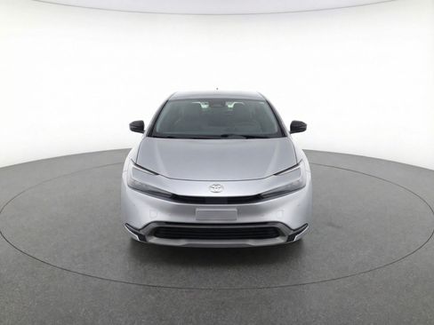 Used 2025 Toyota Prius LE FWD image 2