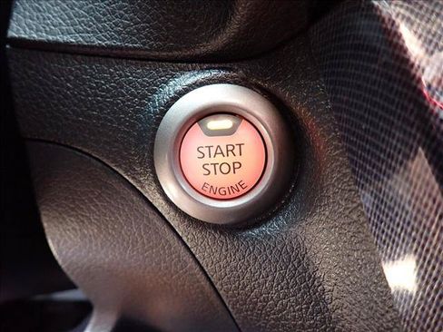 Used 2019 Nissan Sentra SR FWD image 17