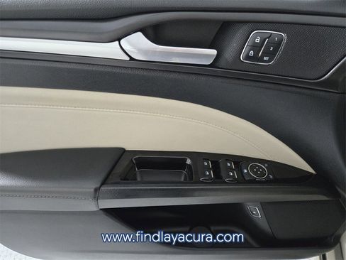 Used 2018 Ford Fusion Titanium image 18