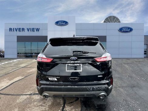 Certified 2022 Ford Edge Titanium image 5