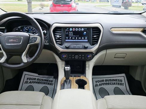 Used 2017 GMC Acadia Denali w/ Technology Package FWD image 17