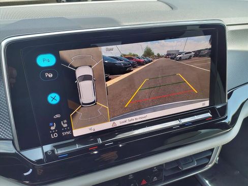 New 2026 Volkswagen Atlas Cross Sport SEL Premium R-Line image 17