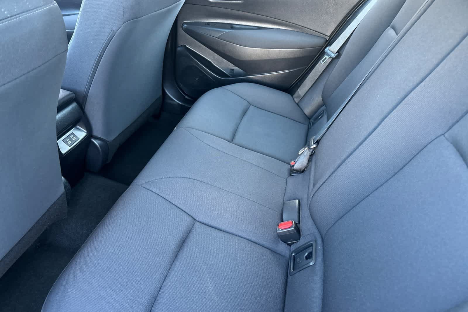 Used 2025 Toyota Corolla LE FWD image 4