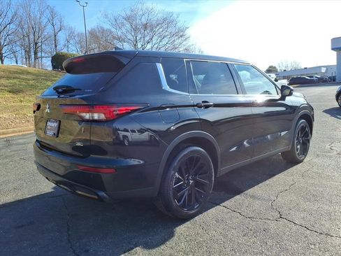 Used 2023 Mitsubishi Outlander SEL Black Edition image 3
