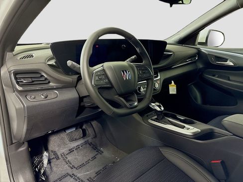 Used 2025 Buick Envista Preferred w/ Convenience I Package image 10