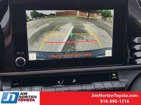 Used 2025 Toyota Camry SE FWD image 18