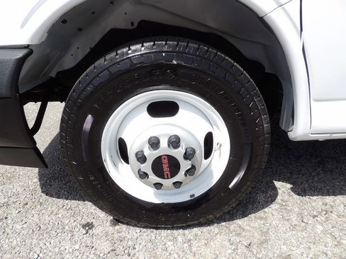 Used 2021 GMC Savana 3500 Extended w/ Power Convenience Package RWD image 43