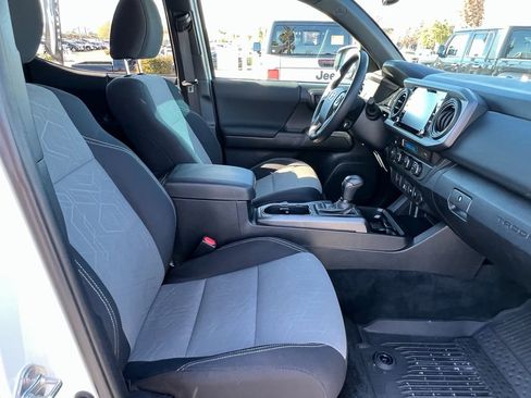 Used 2023 Toyota Tacoma TRD Sport image 14