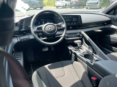 New 2026 Hyundai Elantra SEL Sport Premium FWD image 17