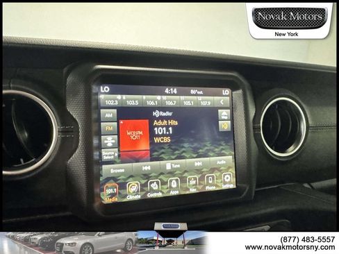 Used 2022 Jeep Wrangler Unlimited Sahara w/ Cold Weather Group AWD/4WD image 17