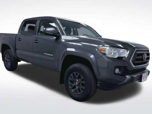 Certified 2023 Toyota Tacoma SR5 AWD/4WD image 17