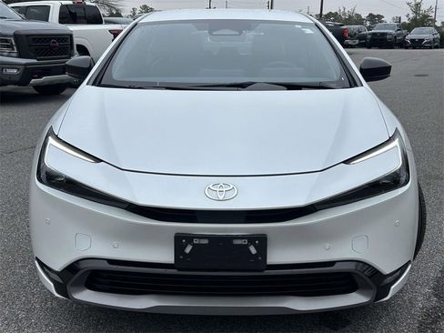 Used 2025 Toyota Prius Limited image 8
