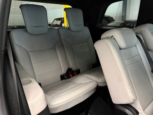 Used 2013 Mercedes-Benz GL 450 GL 450 4MATIC Sport Utility 4D w/ Premium 2 Pkg image 23