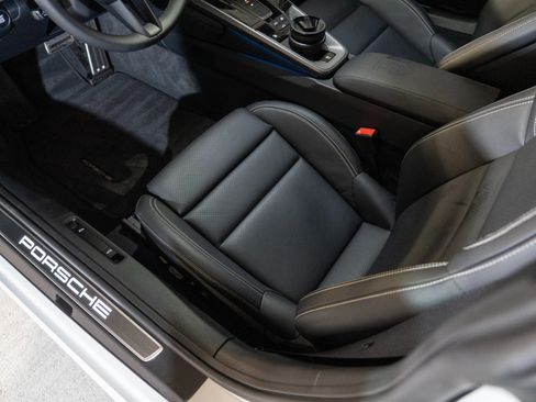 Used 2026 Porsche 911 Carrera RWD image 15