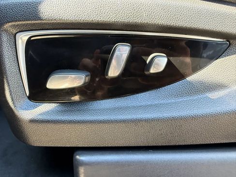 Used 2020 Cadillac Escalade ESV Luxury image 11