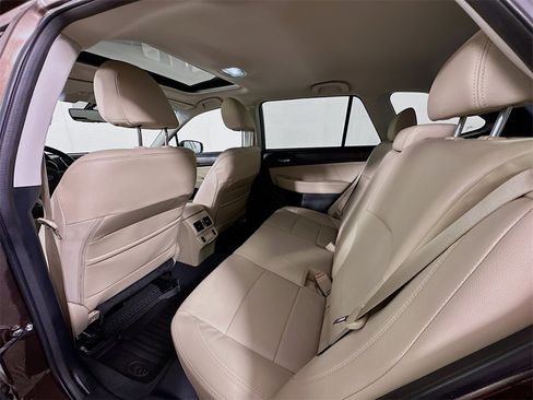 Used 2019 Subaru Outback 2.5i Limited w/ Popular Package #2 image 4