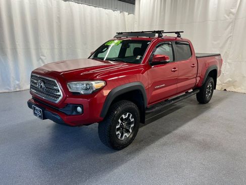Used 2017 Toyota Tacoma TRD Off-Road w/ Tow Package AWD/4WD image 1