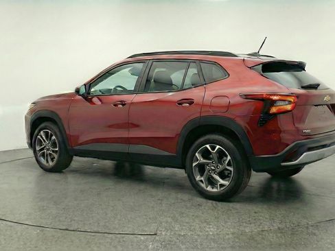 Used 2025 Chevrolet Trax LT image 6