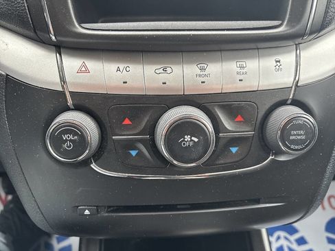 Used 2019 Dodge Journey SE w/ Connectivity Group image 29