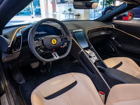 Used 2024 Ferrari Roma Spider image 9