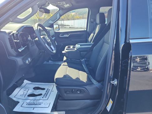 New 2026 GMC Sierra 1500 SLE w/ X31 Off-Road Package image 11
