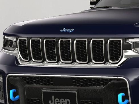New 2024 Jeep Grand Cherokee Overland w/ Advanced Protech Group III AWD/4WD image 15