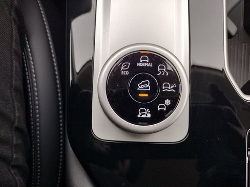 New 2026 Mitsubishi Outlander SE image 23