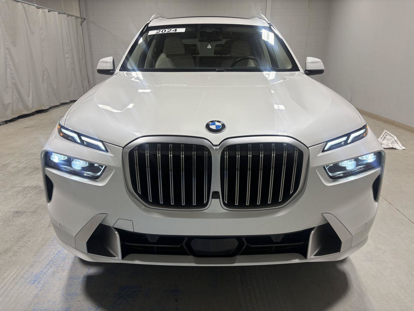 Used 2024 BMW X7 xDrive40i w/ Executive Package AWD/4WD image 15