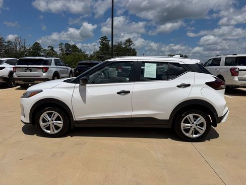 Used 2023 Nissan Kicks S FWD image 2