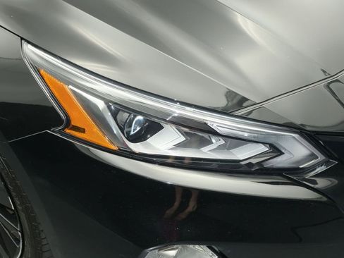 Used 2022 Nissan Altima 2.5 SR w/ Midnight Edition Package AWD/4WD image 11